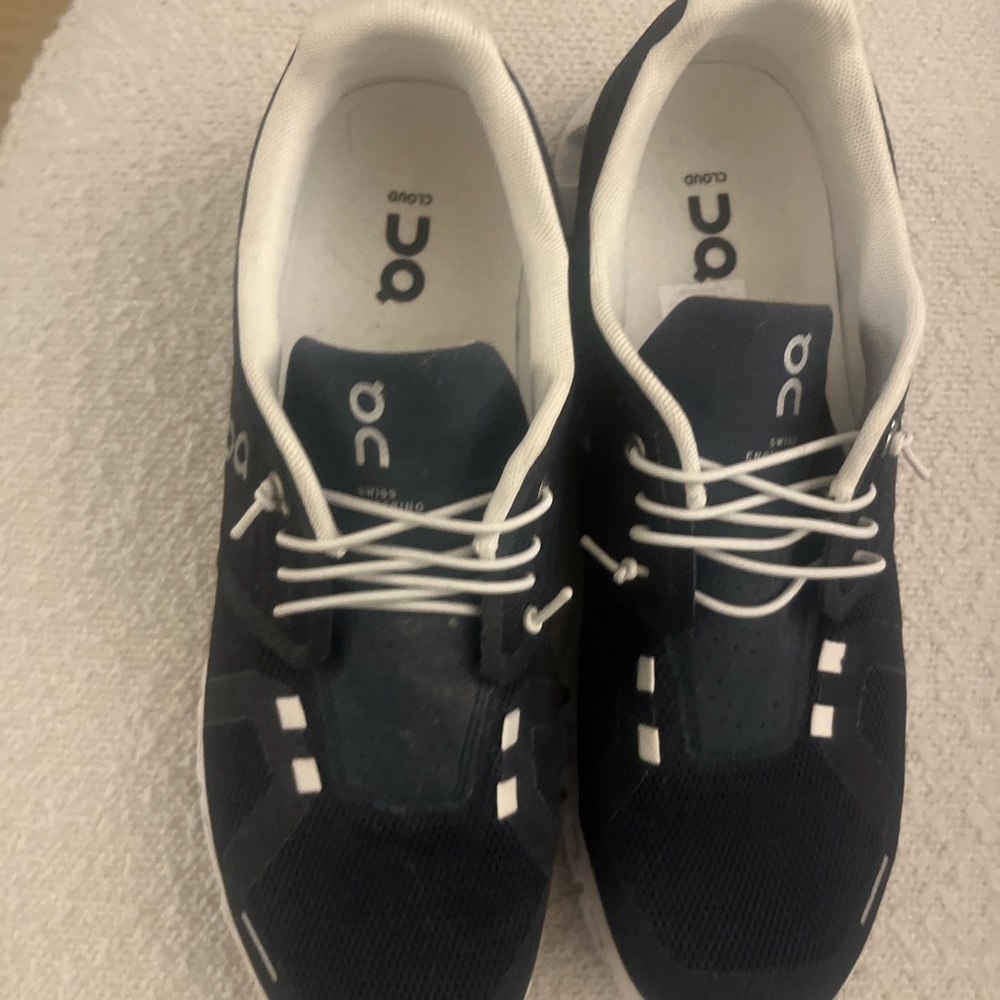 On Running Men's Navy and White Performance Sneakers - Picture 4 of 8
